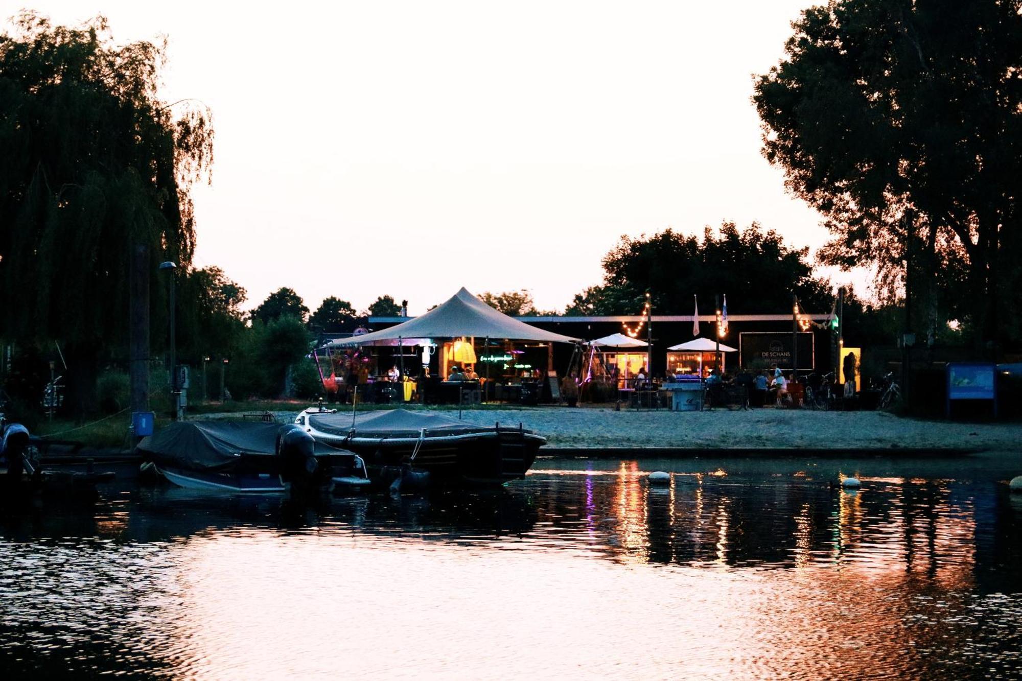 Floatel - De Schans Alphen Benedeneind エクステリア 写真